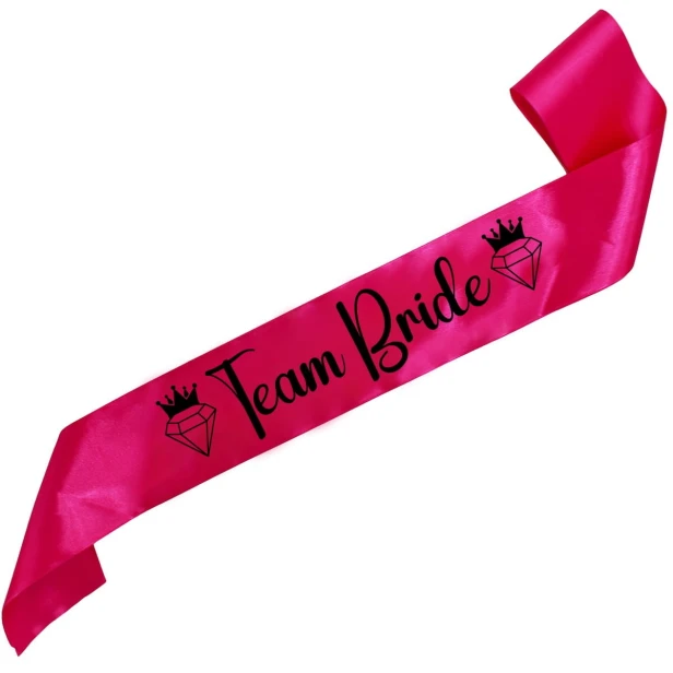 Rozowa szarfa Team Bride z diamentem - czarny nadruk