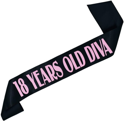18 Years Old Diva - czarna szarfa z jasnorozowym nadrukiem - detal nadruku
