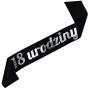 18 urodziny - czarna szarfa ze srebrnym nadrukiem - detal nadruku